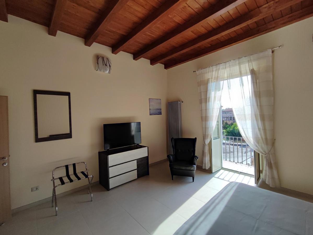 In Centro Rooms And Apartments Isola di Liri Zewnętrze zdjęcie