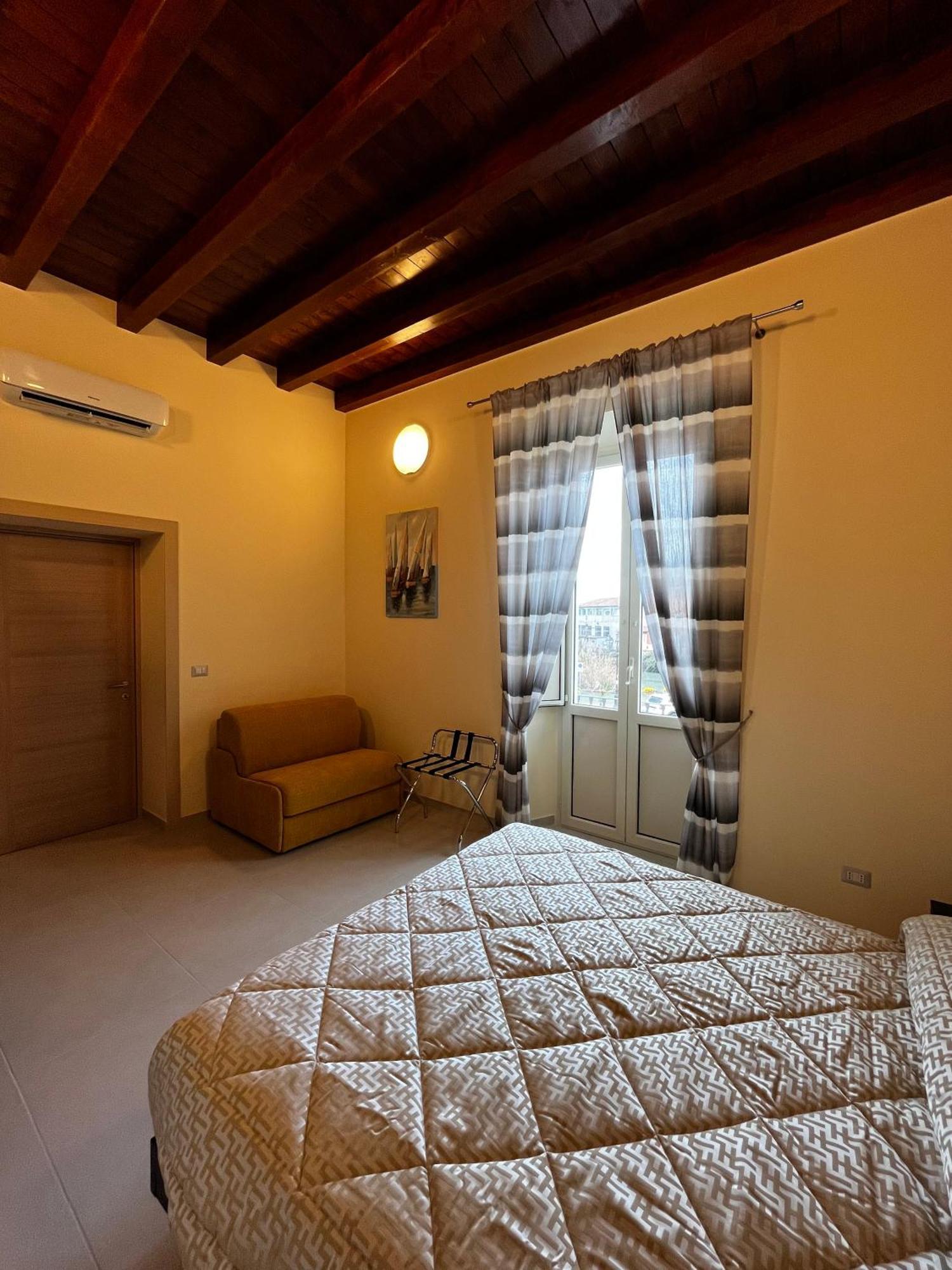 In Centro Rooms And Apartments Isola di Liri Zewnętrze zdjęcie