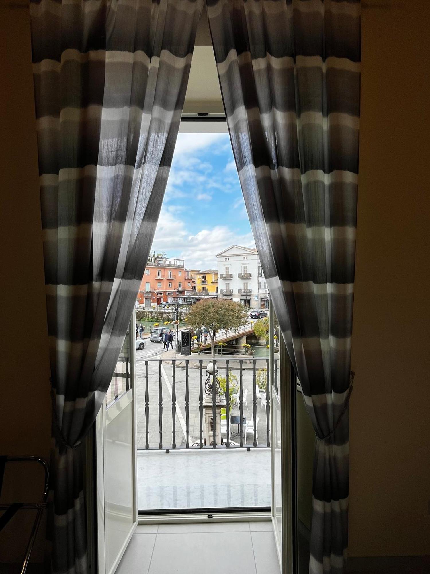 In Centro Rooms And Apartments Isola di Liri Zewnętrze zdjęcie